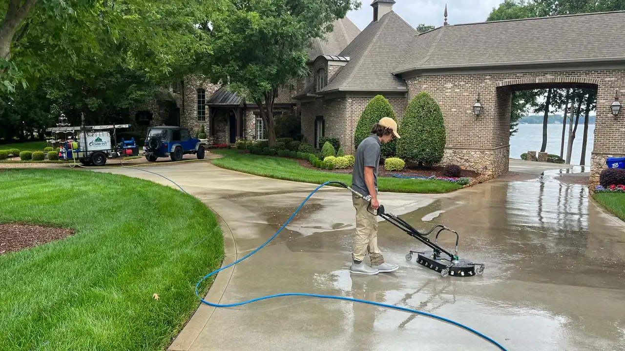 Pressure washing services in Mooresville, NC